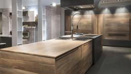 Fossil wood for the new kitchen by Toncelli